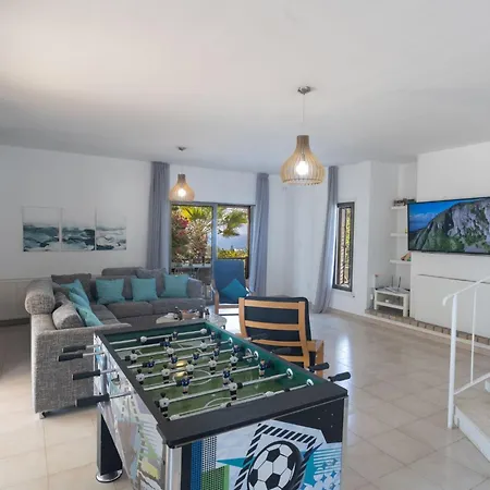 Ferienvilla Mo 3 Fuer 10 Personen In By Interhome بيت للعطل